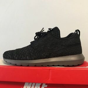 Nike Flyknit Rosherun Black Midnight Fog Size 9.5